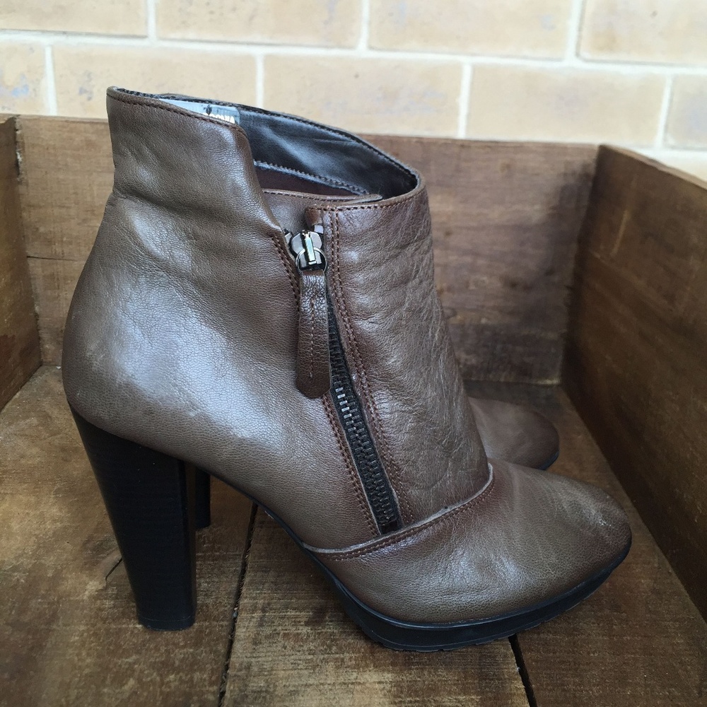 Firenze Women Black Ankle Boots booties Size 8 1/5 - Picture 1 of 8